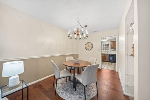 Tiny photo for 304 Constitution Drive, Chillicothe, OH 45601 (MLS # 225046291)