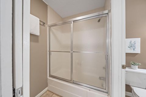 Tiny photo for 304 Constitution Drive, Chillicothe, OH 45601 (MLS # 225046291)