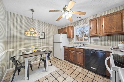 Tiny photo for 304 Constitution Drive, Chillicothe, OH 45601 (MLS # 225046291)