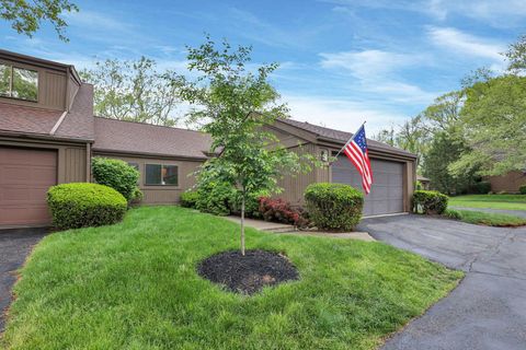 Photo of 2044 Willowick # B, Columbus, OH 43229 (MLS # 226014382)