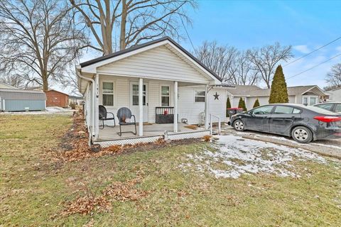 Photo of 101 W 1st Avenue, Hebron, OH 43025 (MLS # 226005552)