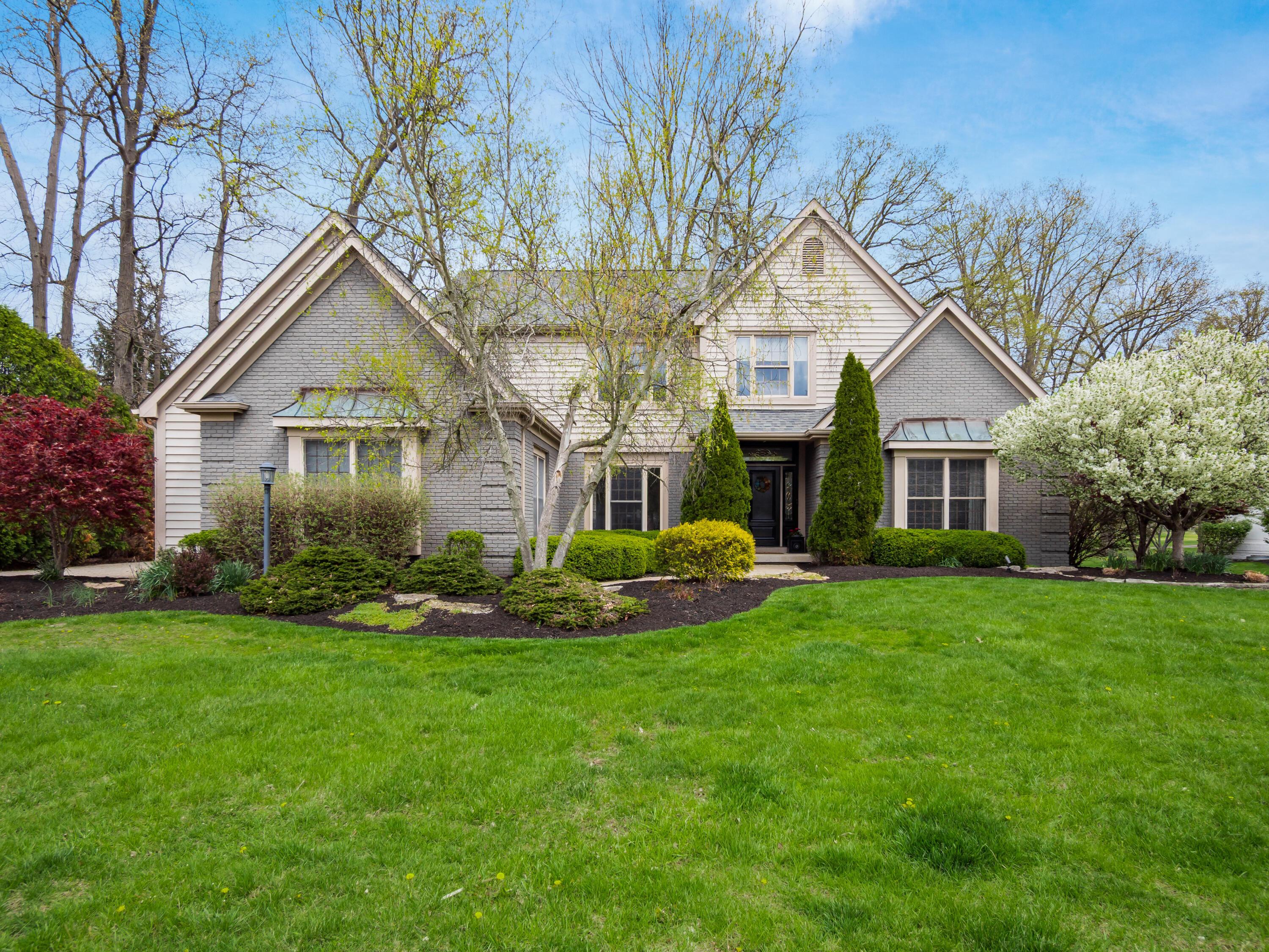 5695 Medallion Drive E