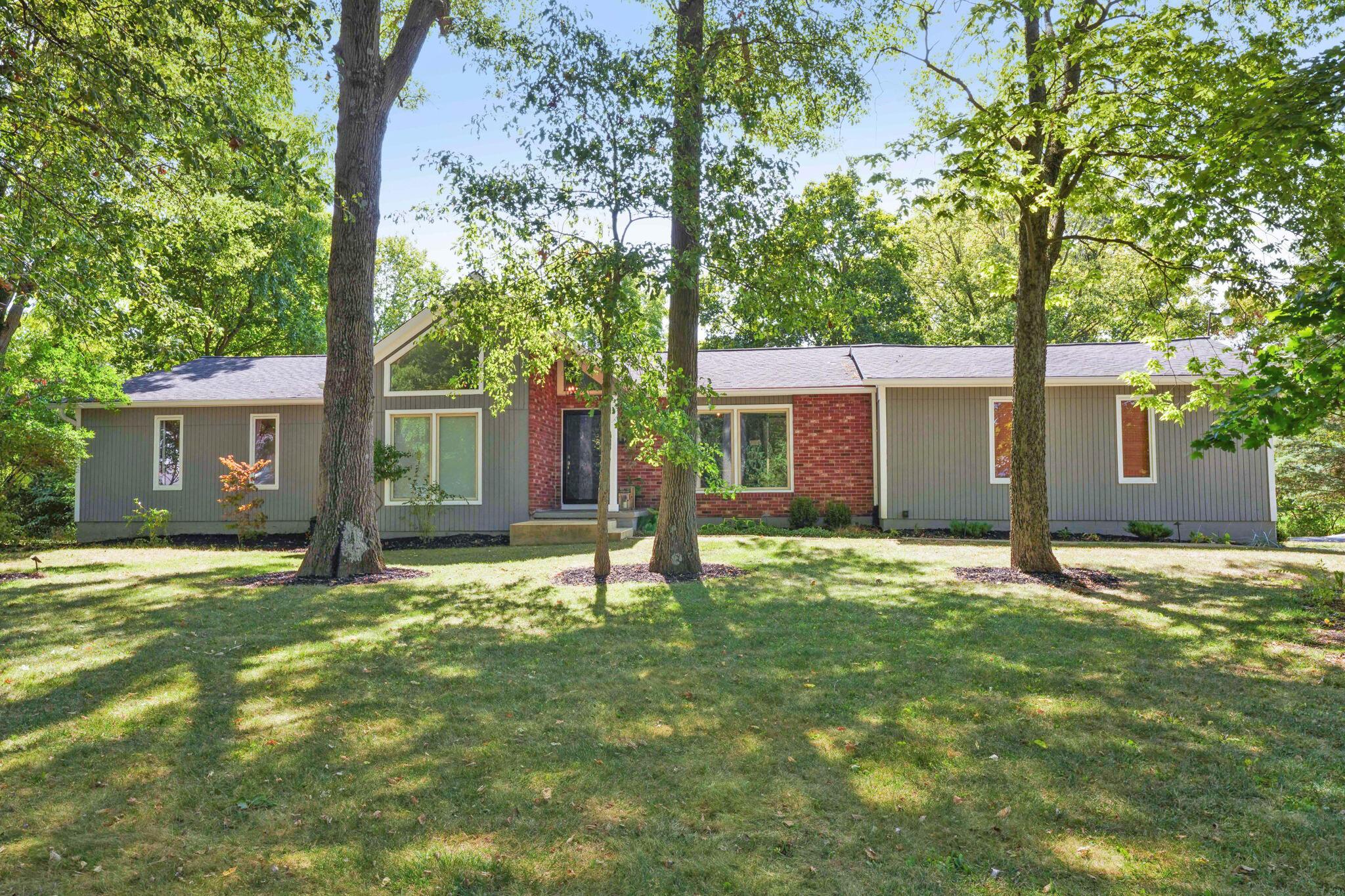 6079 Holiday Lane, Dublin, Ohio image 3