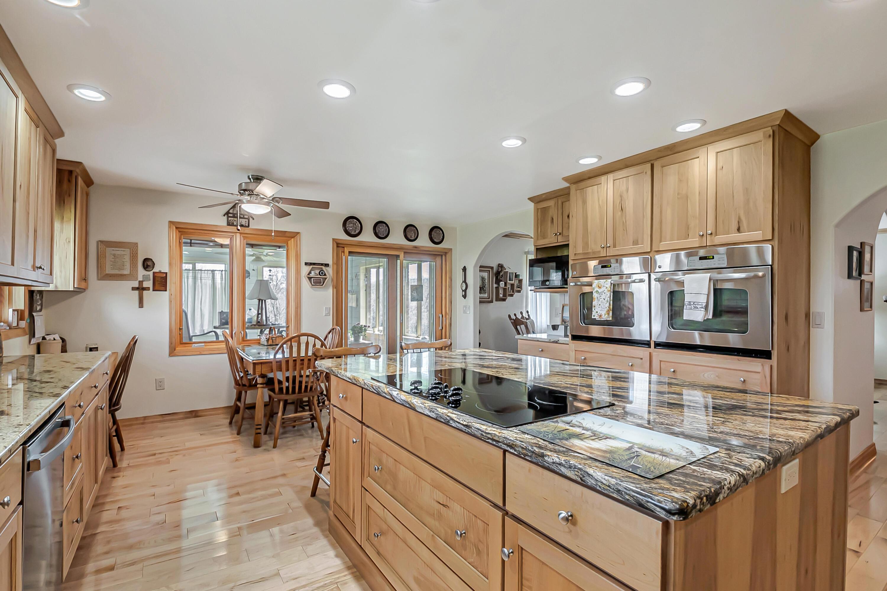 6845 Heritage Run Drive, Zanesville, Ohio image 14