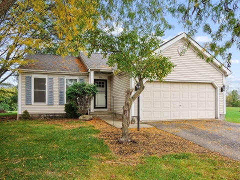 Photo of 3552 Vintage Woods Drive, Hilliard, OH 43026 (MLS # 226039487)