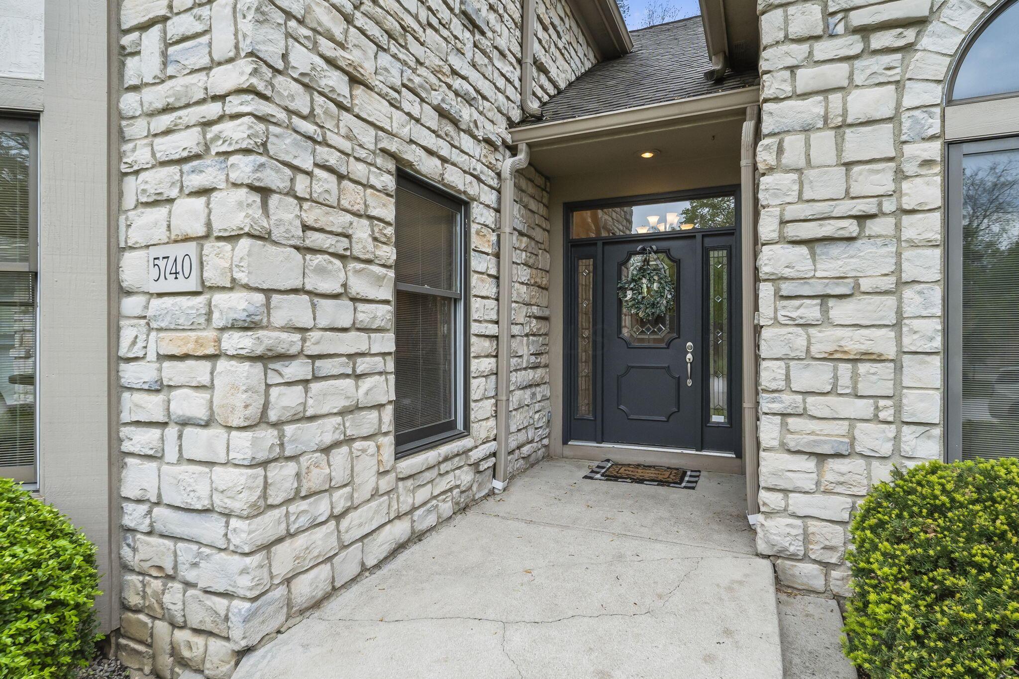5740 Desmond Court, Dublin, Ohio image 6