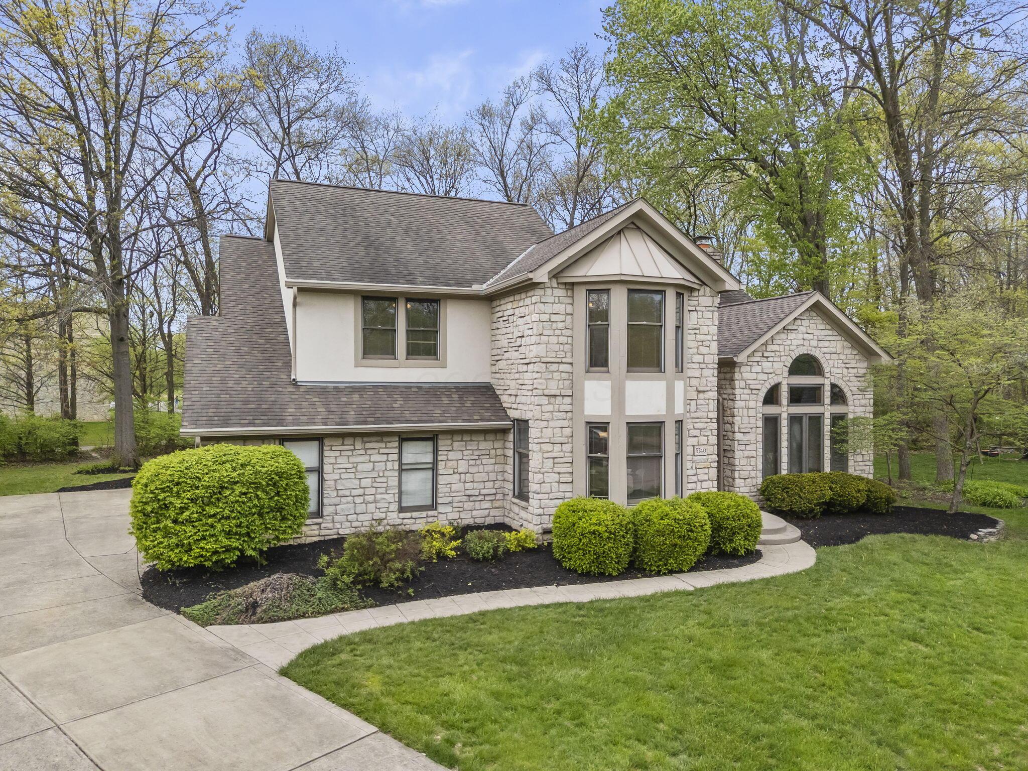 5740 Desmond Court, Dublin, Ohio image 2