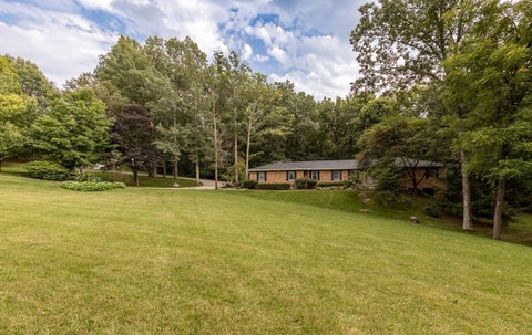 Photo of 2895 Franchel Court NW, Lancaster, OH 43130 (MLS # 226039278)