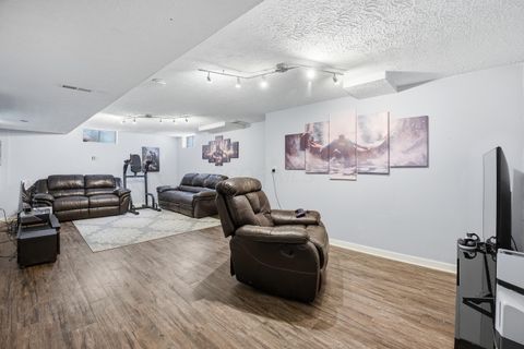 Tiny photo for 339 Aylesbury Drive S, Westerville, OH 43082 (MLS # 225044971)