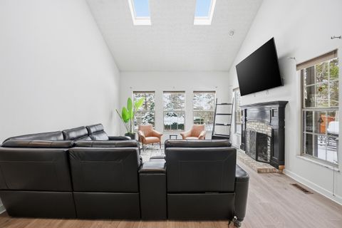 Tiny photo for 339 Aylesbury Drive S, Westerville, OH 43082 (MLS # 225044971)