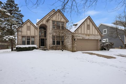 Photo of 339 Aylesbury Drive S, Westerville, OH 43082 (MLS # 225044971)