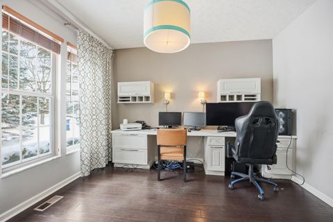 Tiny photo for 339 Aylesbury Drive S, Westerville, OH 43082 (MLS # 225044971)