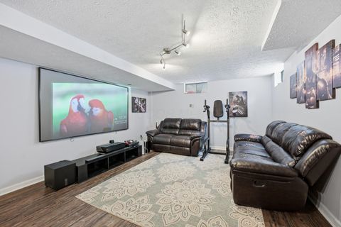 Tiny photo for 339 Aylesbury Drive S, Westerville, OH 43082 (MLS # 225044971)