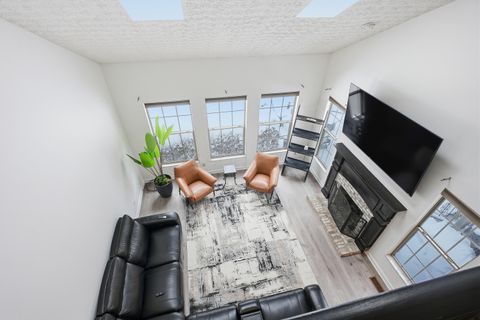 Tiny photo for 339 Aylesbury Drive S, Westerville, OH 43082 (MLS # 225044971)