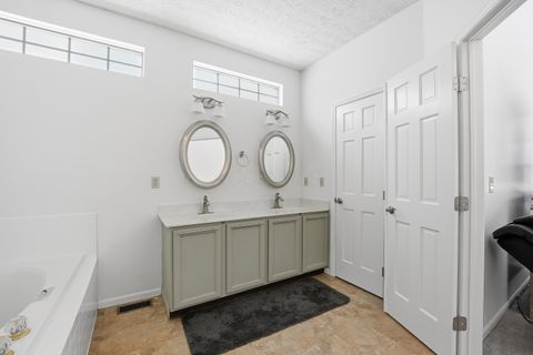 Tiny photo for 339 Aylesbury Drive S, Westerville, OH 43082 (MLS # 225044971)