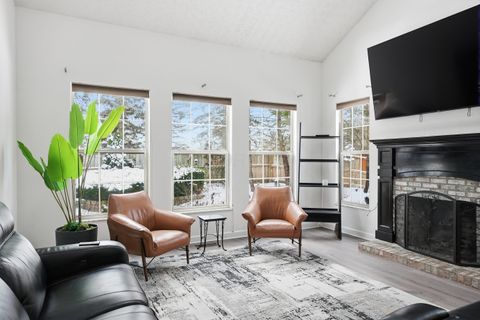 Tiny photo for 339 Aylesbury Drive S, Westerville, OH 43082 (MLS # 225044971)