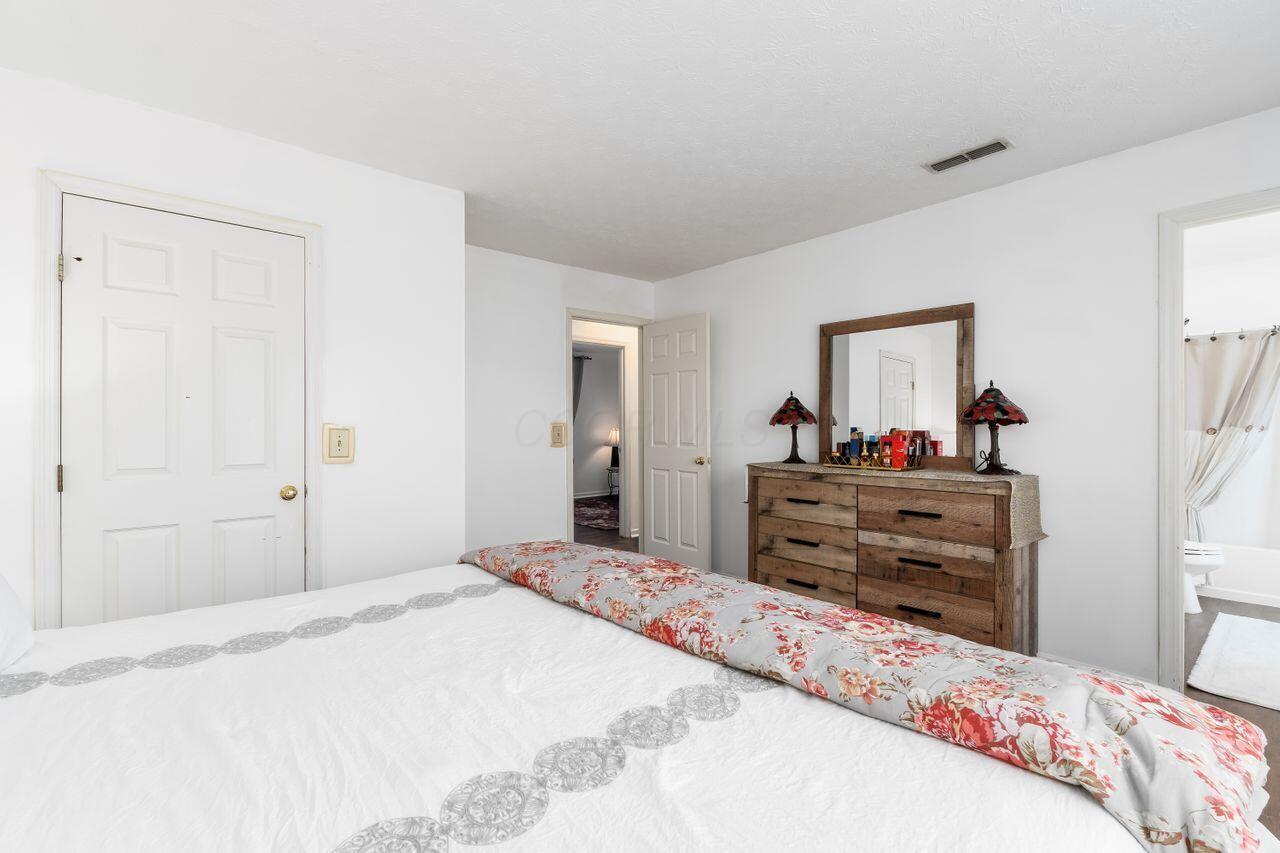 546 Tall Oaks Drive, Columbus, Ohio image 20