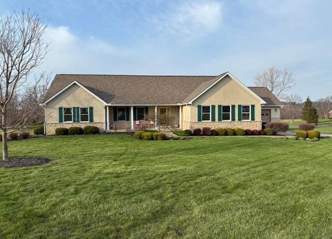 Photo of 1925 Wilshire Lane NW, Lancaster, OH 43130 (MLS # 226009252)