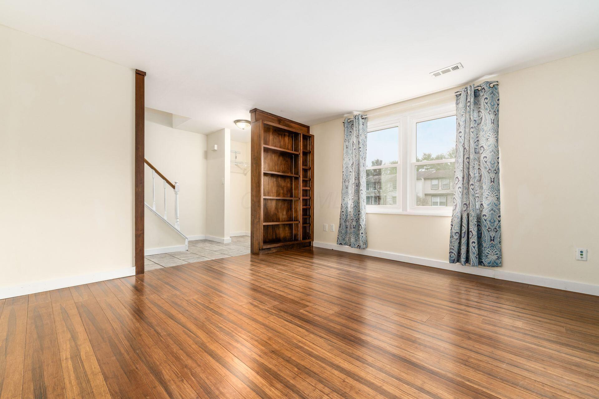 7504 Stonetrail Way, Reynoldsburg, Ohio image 3