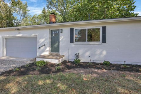Tiny photo for 1324 Idlewild Drive, Columbus, OH 43232 (MLS # 225037620)