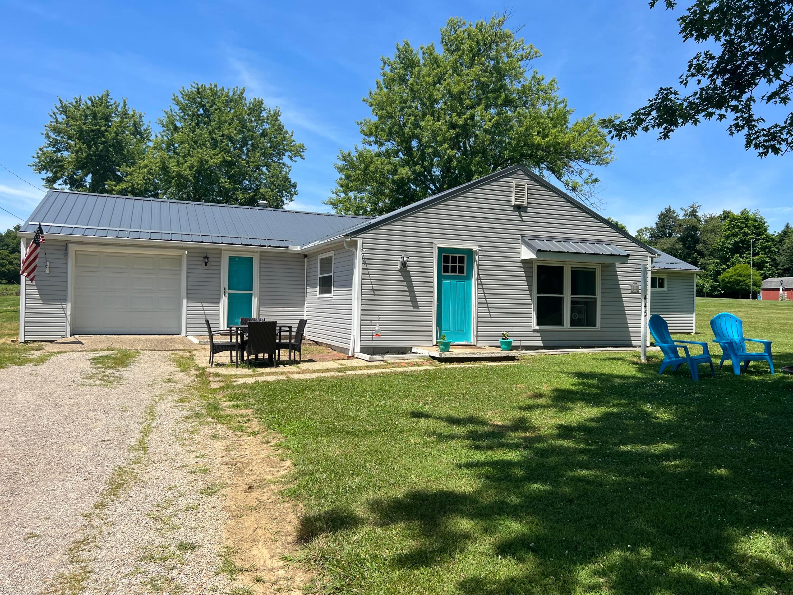 445 County Line Road, Hopewell, Ohio image 1