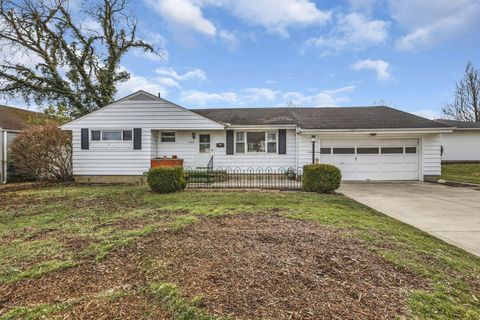 Photo of 1306 Shumaker Avenue, Lancaster, OH 43130 (MLS # 226000688)