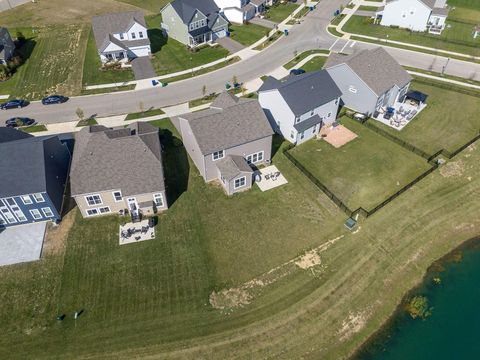 Tiny photo for 62 Sienna Glenn Drive, Lewis Center, OH 43035 (MLS # 225038754)