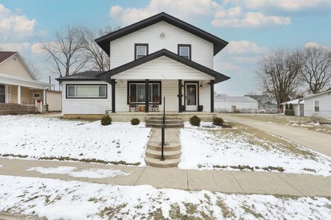 Photo of 146 Washington Avenue, London, OH 43140 (MLS # 226002108)