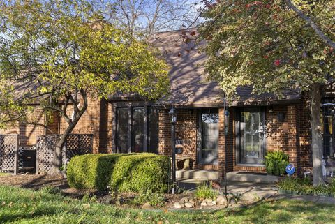 Photo of 4781 Coach Road, Columbus, OH 43220 (MLS # 226016934)