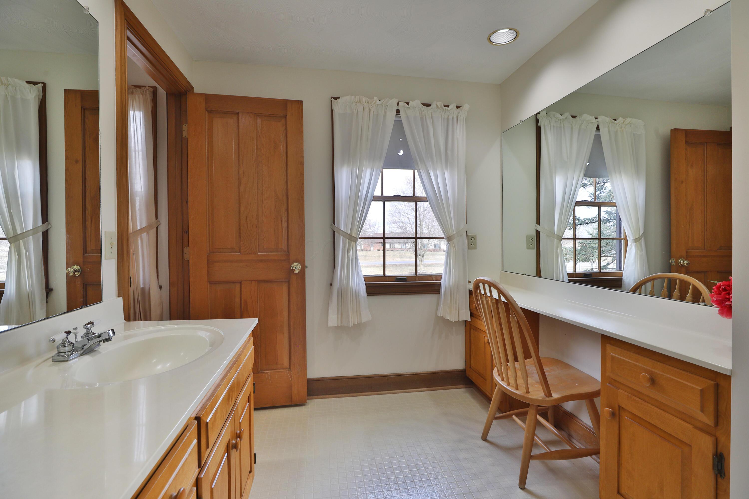 8871 Patterson Road, Hilliard, Ohio image 16