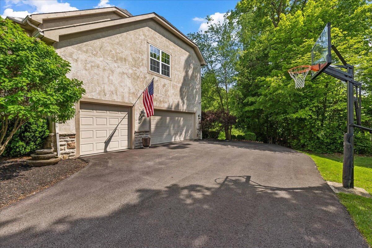 3144 Abbey Knoll Drive, Lewis Center, Ohio image 6