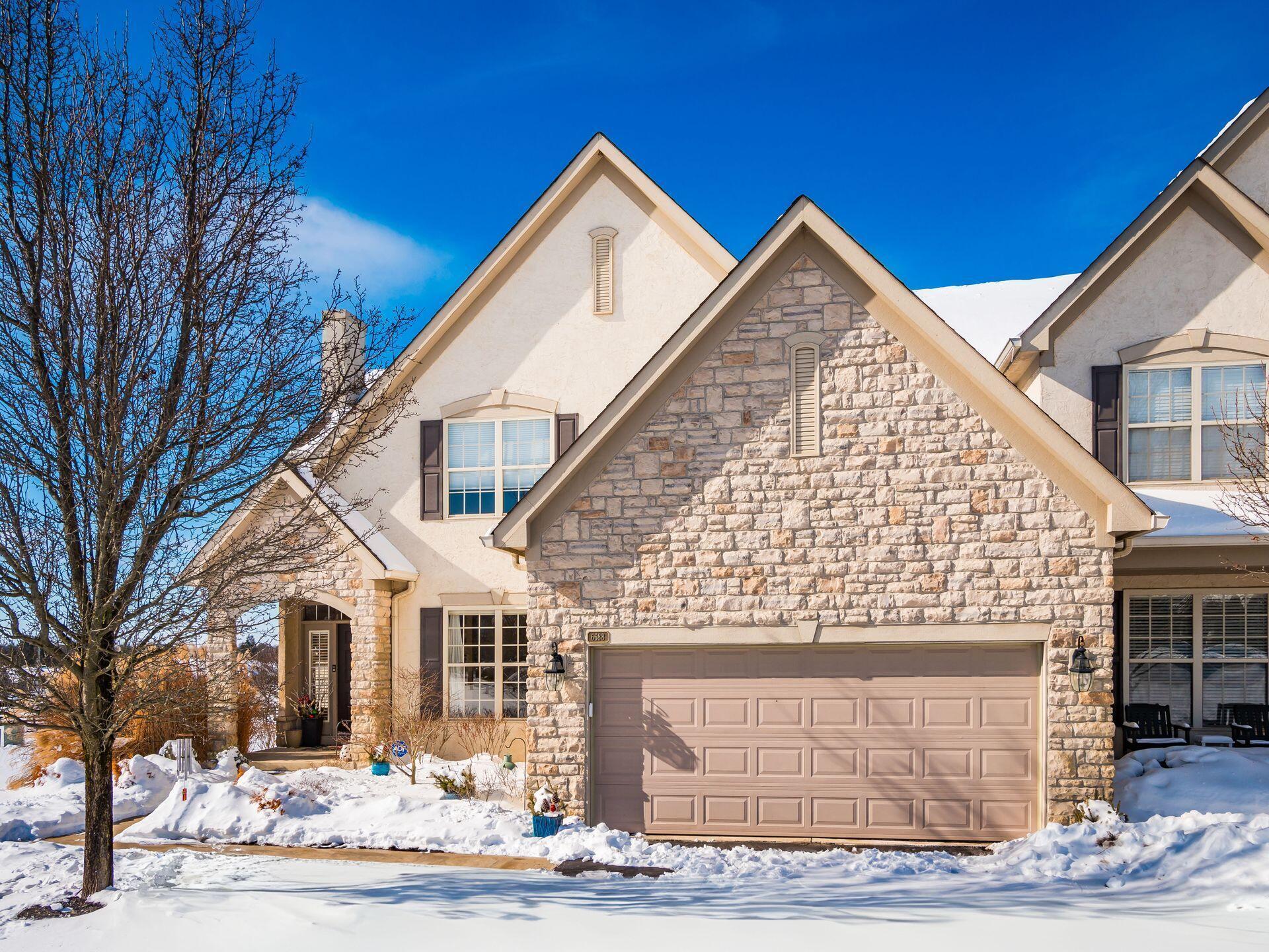 6688 Knoll View Court