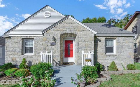 Photo of 128 Blenheim Road, Columbus, OH 43214 (MLS # 225039194)