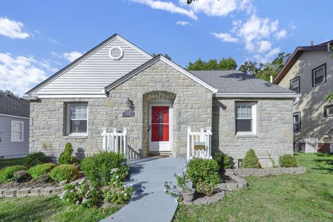Photo of 128 Blenheim Road, Columbus, OH 43214 (MLS # 225039194)