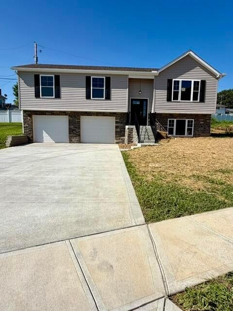 Tiny photo for 936 Hobart Court, Logan, OH 43138 (MLS # 226027734)
