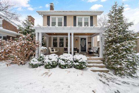 Photo of 661 S Cassingham Road, Columbus, OH 43209 (MLS # 226007872)