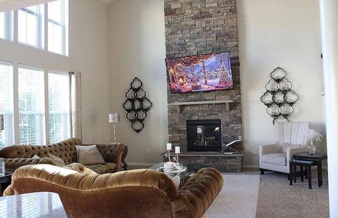 Tiny photo for 7844 Adare Court 5 #5, Dublin, OH 43016 (MLS # 225044718)