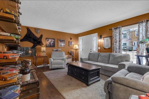 Tiny photo for 556 pamlico Street, Columbus, OH 43228 (MLS # 225045045)