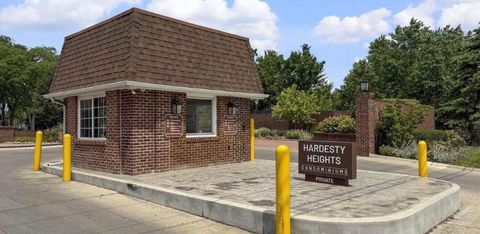 Tiny photo for 556 pamlico Street, Columbus, OH 43228 (MLS # 225045045)