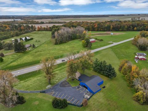 Photo of 3310 London Groveport Road, Groveport, OH 43125 (MLS # 226012777)