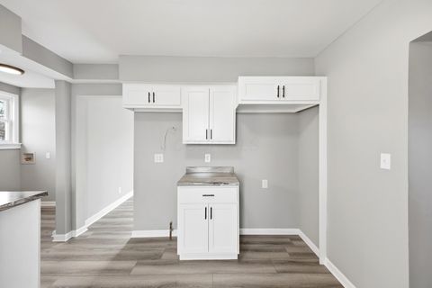 Tiny photo for 2480 Parkwood Avenue, Columbus, OH 43211 (MLS # 225045189)