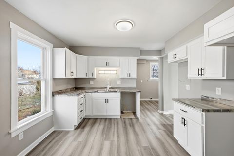 Tiny photo for 2480 Parkwood Avenue, Columbus, OH 43211 (MLS # 225045189)