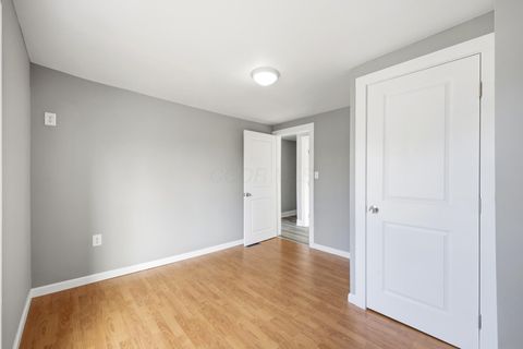 Tiny photo for 2480 Parkwood Avenue, Columbus, OH 43211 (MLS # 225045189)