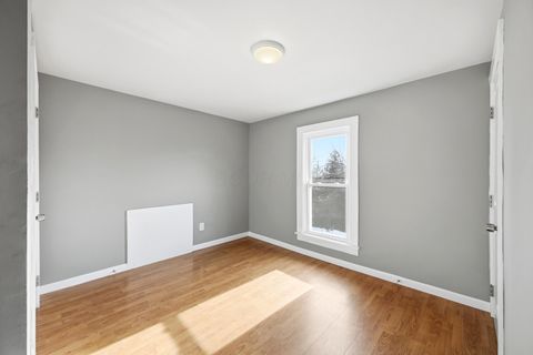 Tiny photo for 2480 Parkwood Avenue, Columbus, OH 43211 (MLS # 225045189)