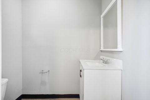 Tiny photo for 2480 Parkwood Avenue, Columbus, OH 43211 (MLS # 225045189)