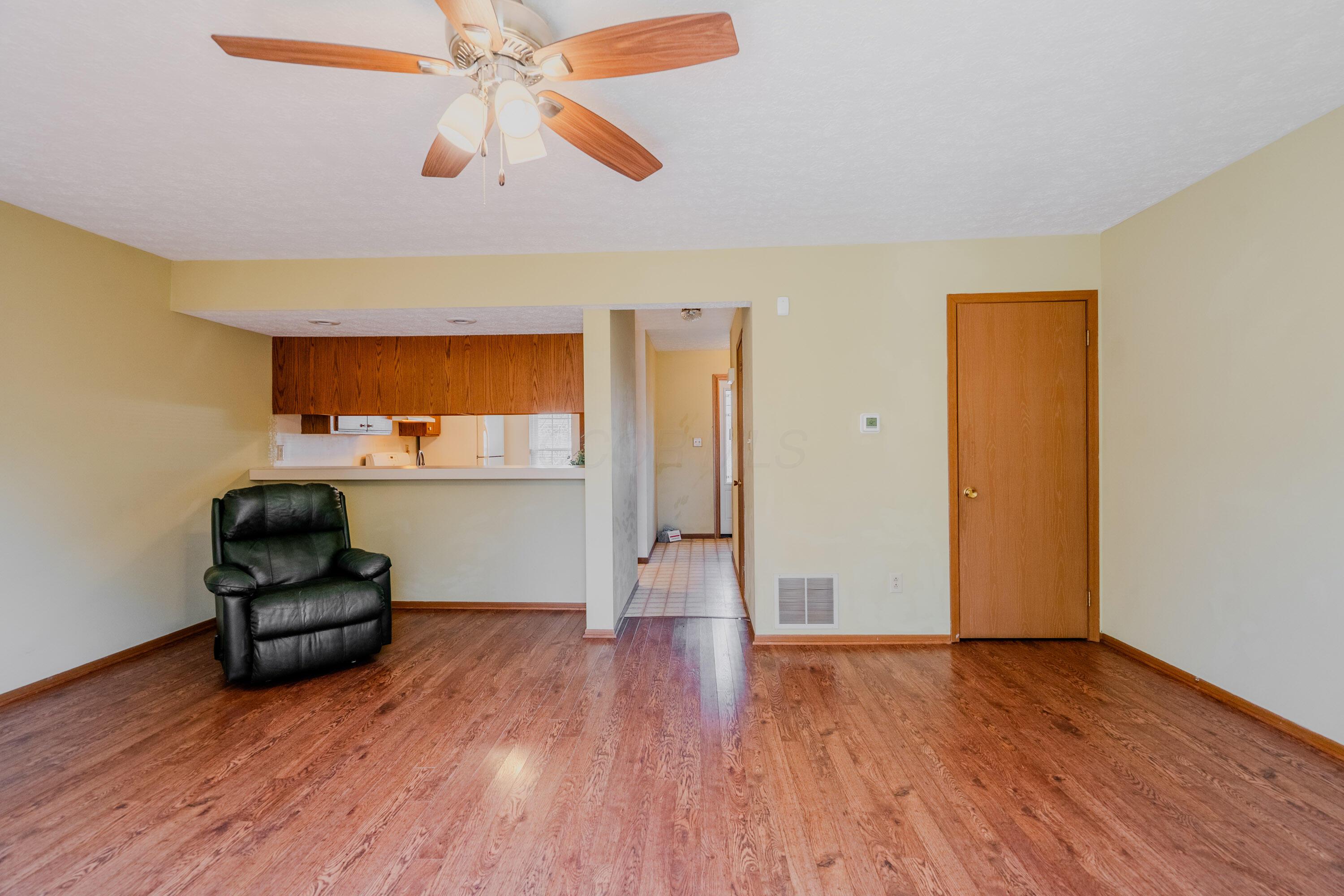911 Crofton Place, Reynoldsburg, Ohio image 8
