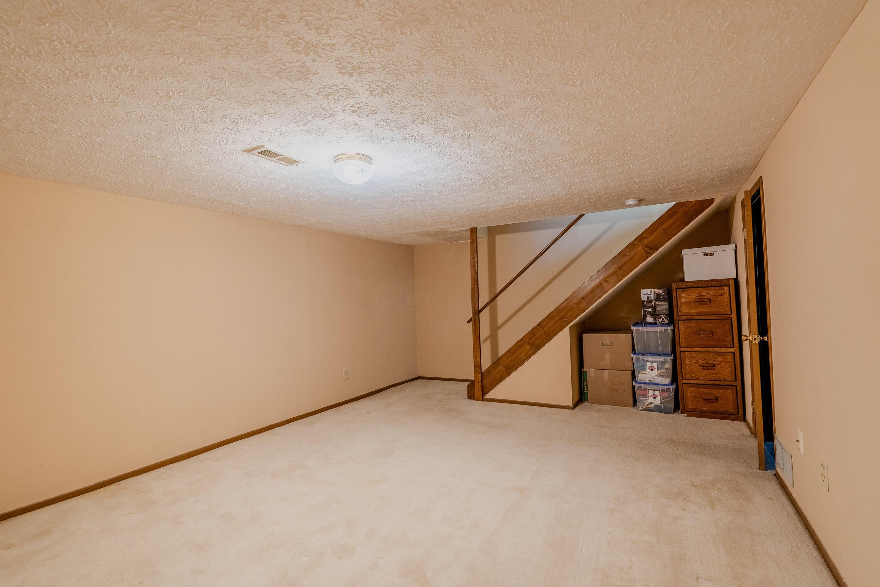 911 Crofton Place, Reynoldsburg, Ohio image 16
