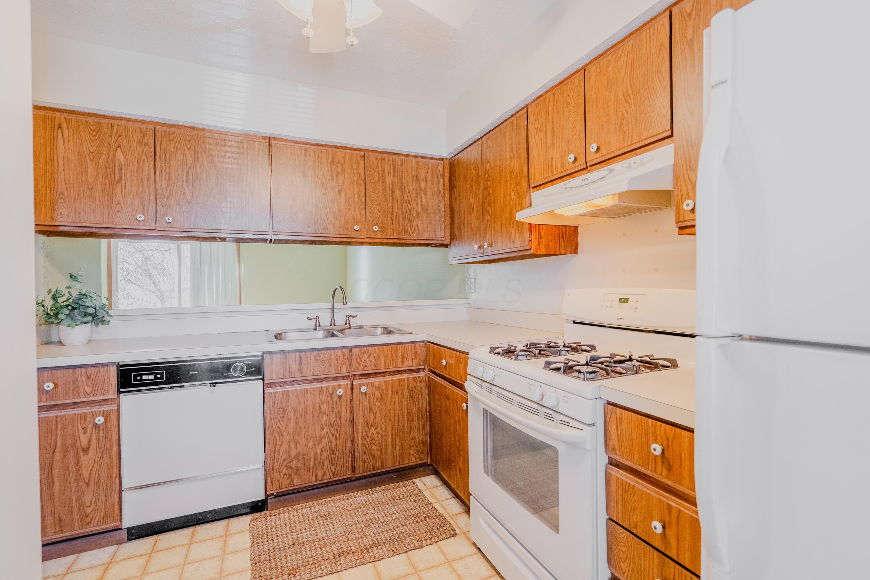911 Crofton Place, Reynoldsburg, Ohio image 3
