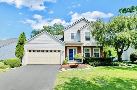 Photo of 224 Bellebrooke Court, Pataskala, OH 43062 (MLS # 226009353)