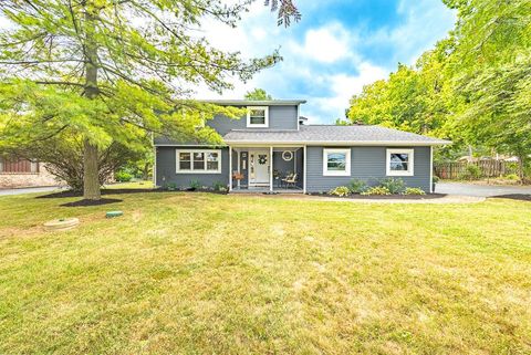 Photo of 2099 White Road, Grove City, OH 43123 (MLS # 225034030)